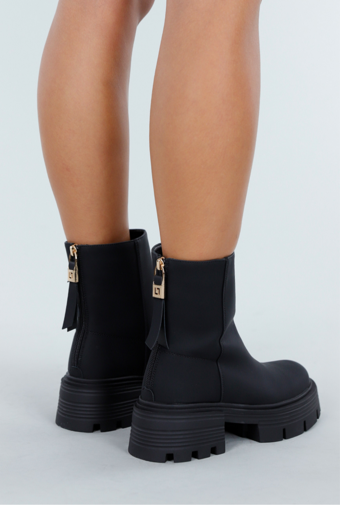 UrbanEdge Ankle Boots